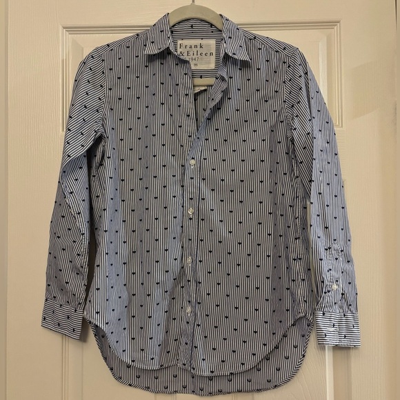 Frank & Eileen | Women Button Down Shirt in Blue Stripe w/ Navy Hearts Sz XS - Picture 4 of 11